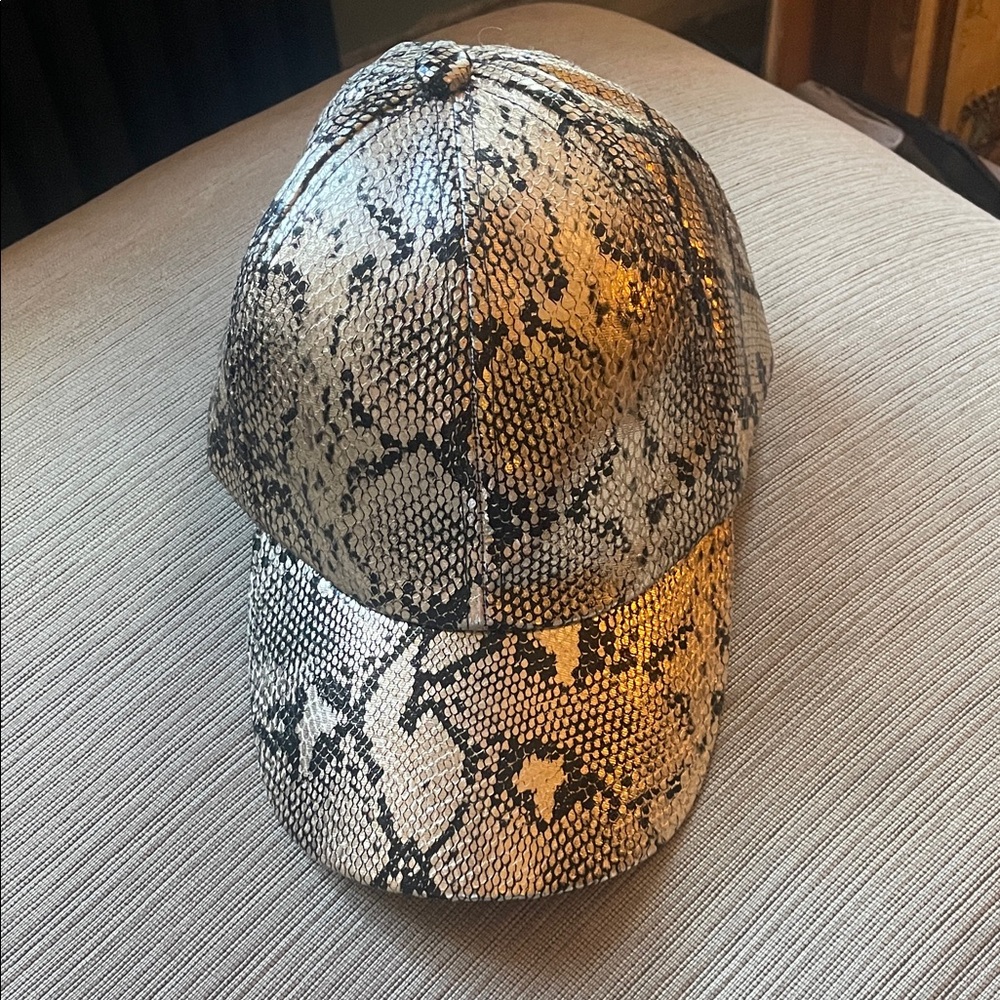 Metallic Reptile Patterned Cap